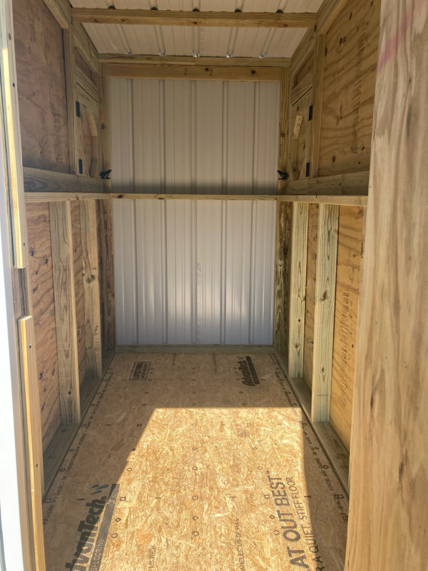 8x20 MINI BARN. Center Feed Room (Sku 2514)