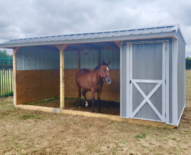 8x18x8 Loafing Shed With Tackroom (SKU 1112)