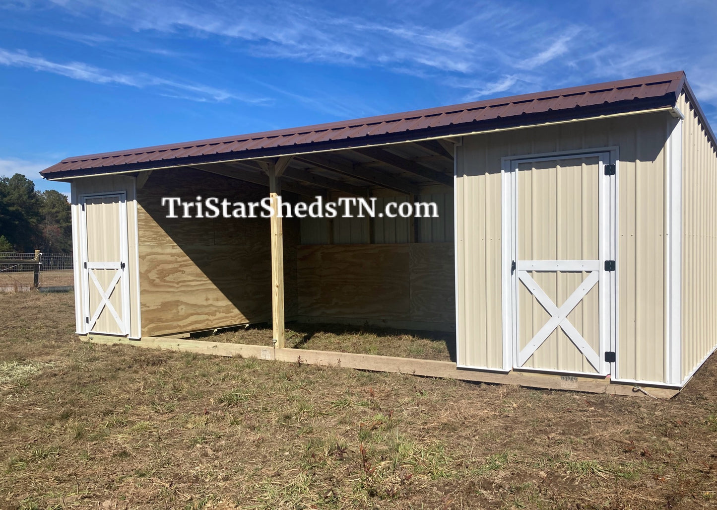 CUSTOM DELUXE TWO STALL. Double Tackroom. With Divider And Stall Gates