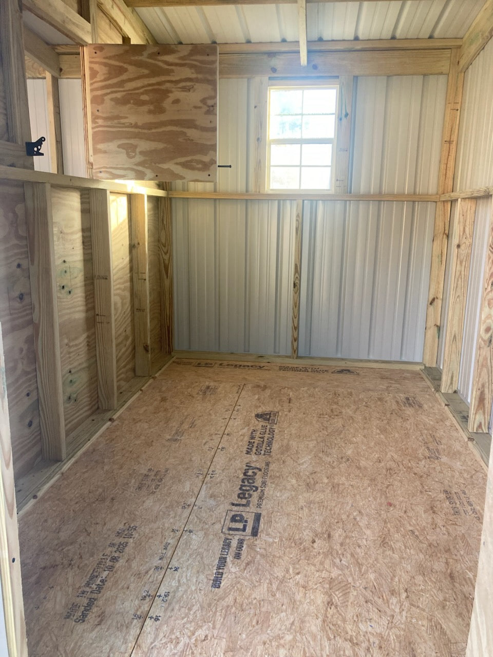 CUSTOM DELUXE TWO STALL. Double Tackroom. With Divider And Stall Gates