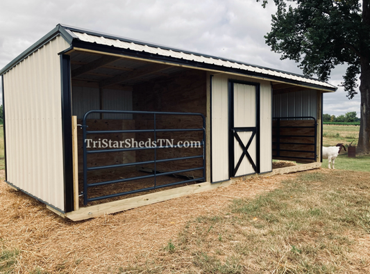 10x24 STALL BARN. With Center Feed Room And Gates (SKU 2549)